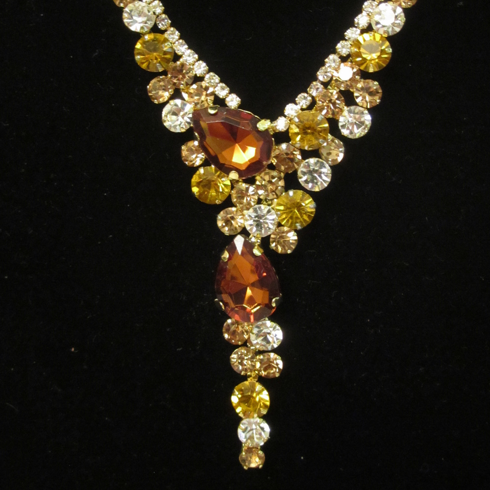 Crystal Topaz Rhinestone Set Dangle Drop Earrings - Picture 2 of 8